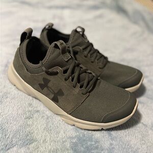 UNDER ARMOUR Drift RN Grey Running Shoes (Men’s Size 10.5)
